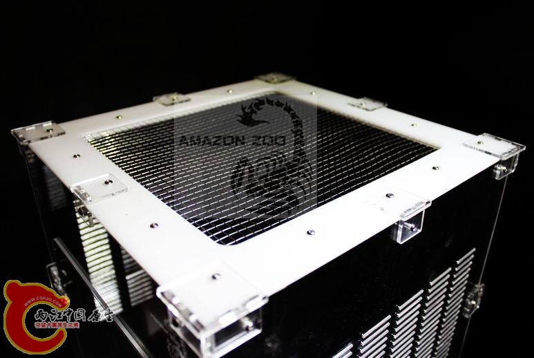 中号爬箱规格：30*30*60