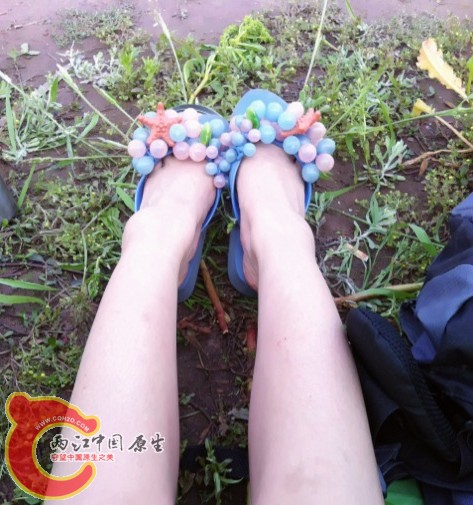 偶滴彩色泡泡凉拖