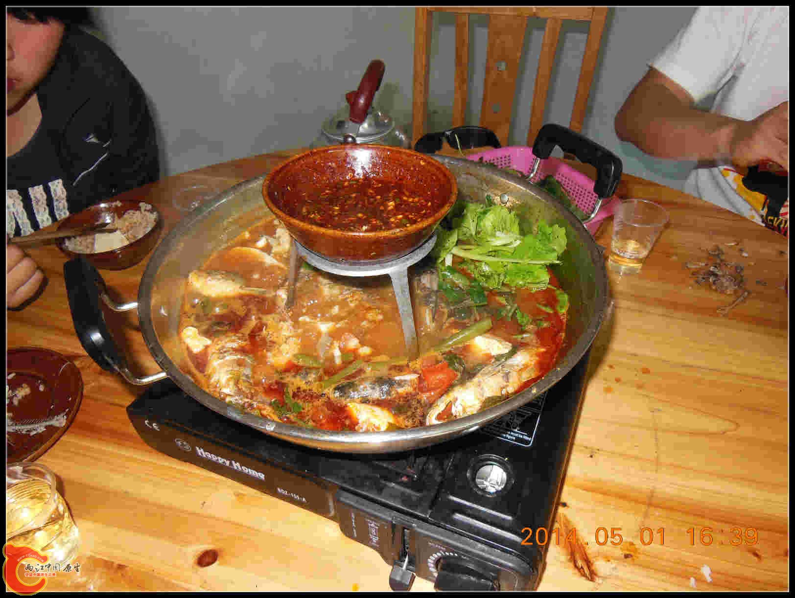 中午吃的没有饲料的鱼很小个，由于常年气温偏低鱼都不长