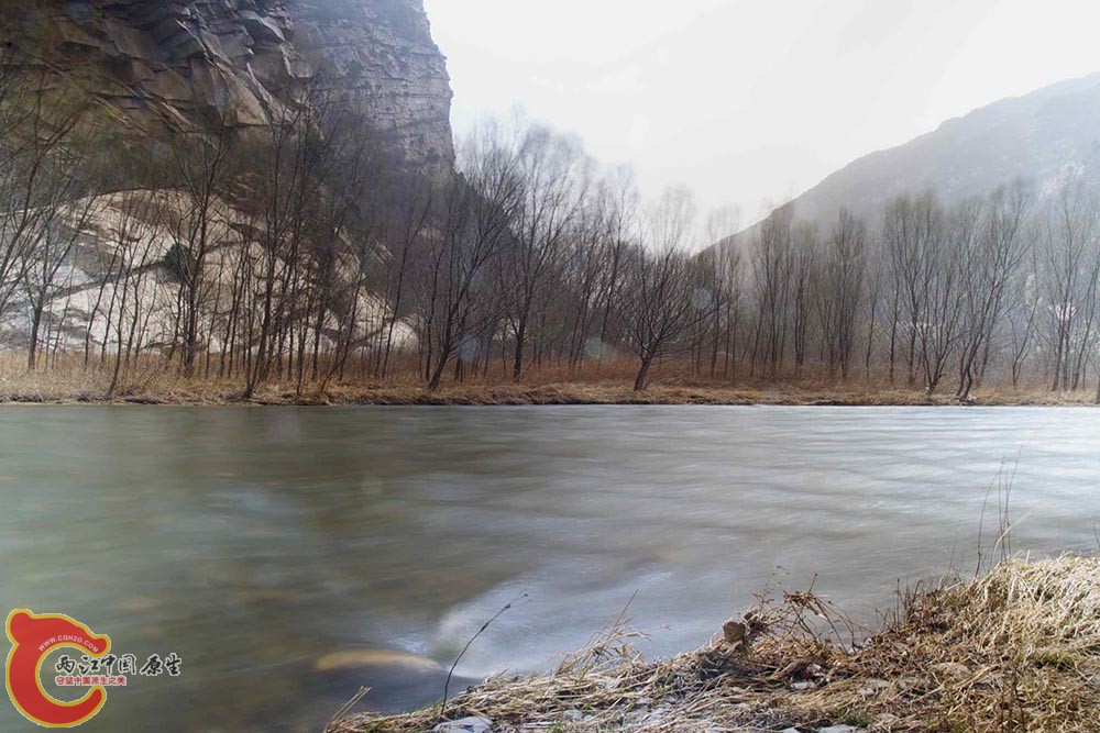 河水环境，水流很急