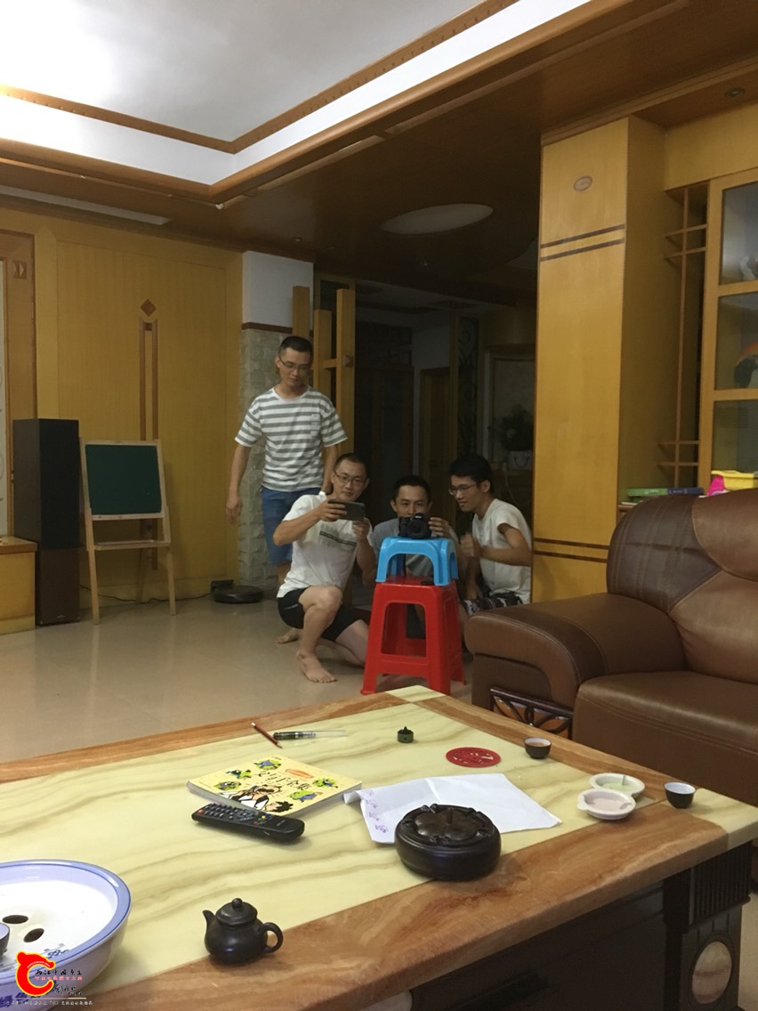 161325wv00umr12vd3dfmk.jpg