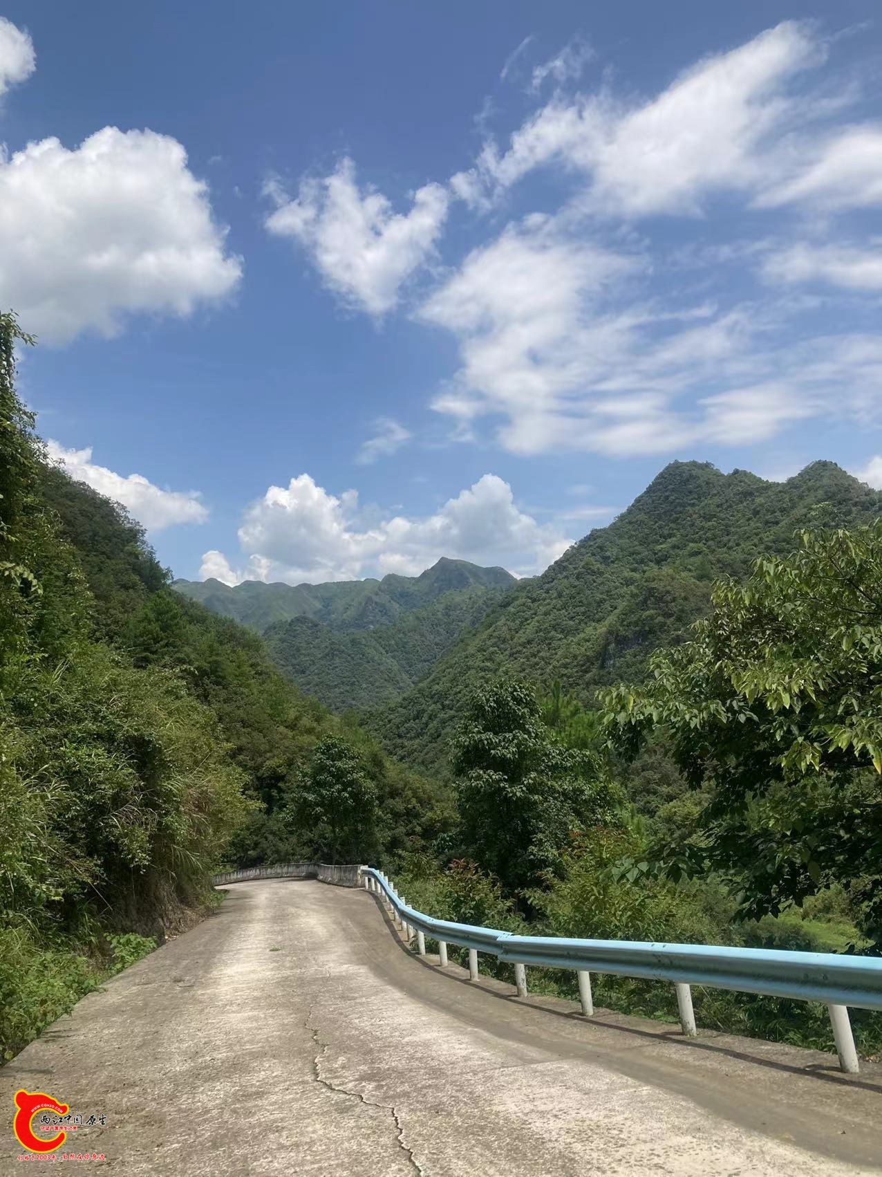 快到目的地一路下坡到峡谷
