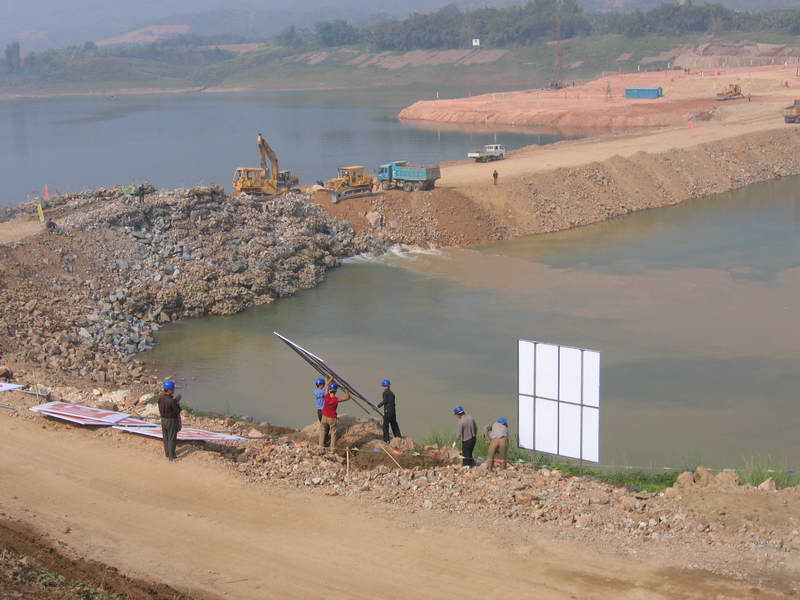 浪平康菽拍的西江截流