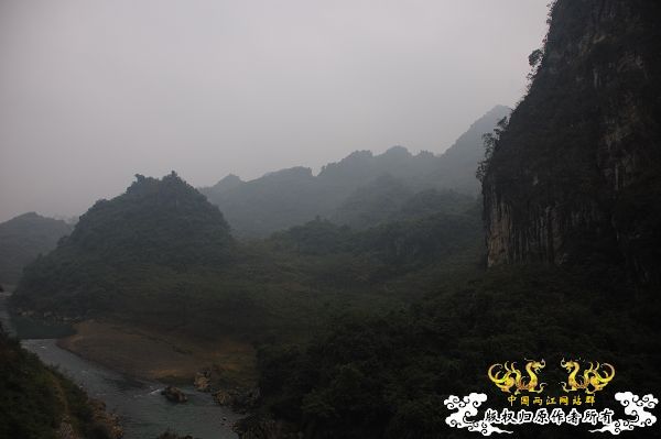 捞到一些黑白相间的吸鳅,不知道是缨口苗否