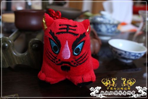 2010年祝福大家幸福安康！