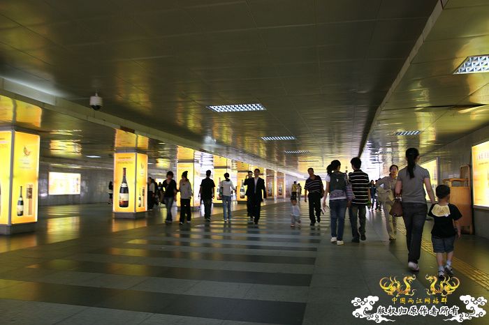 [原创]现场直播...1小时前花地湾朝圣记..多图..非高速宽带莫进...