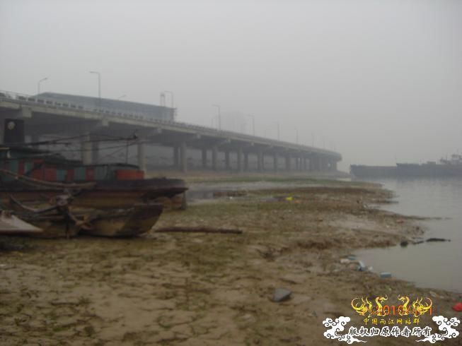 赣江。。防洪堤坝