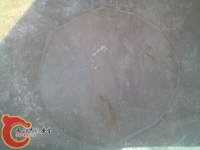 有机板锯成需要的大小 找个地方磨圆吧 