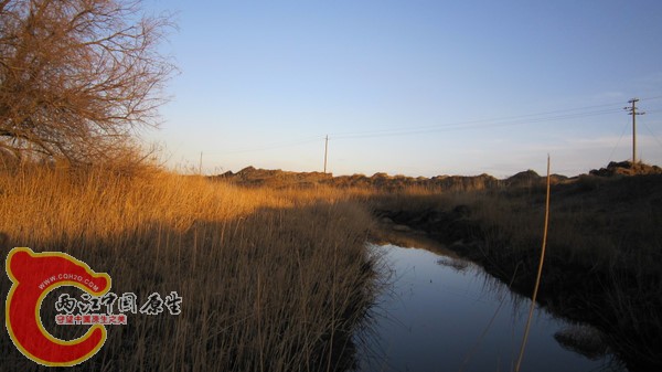 夕阳小溪.jpg