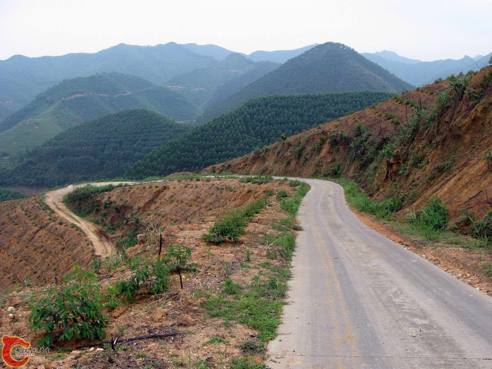 这里就进水库的路了,路况不太好...