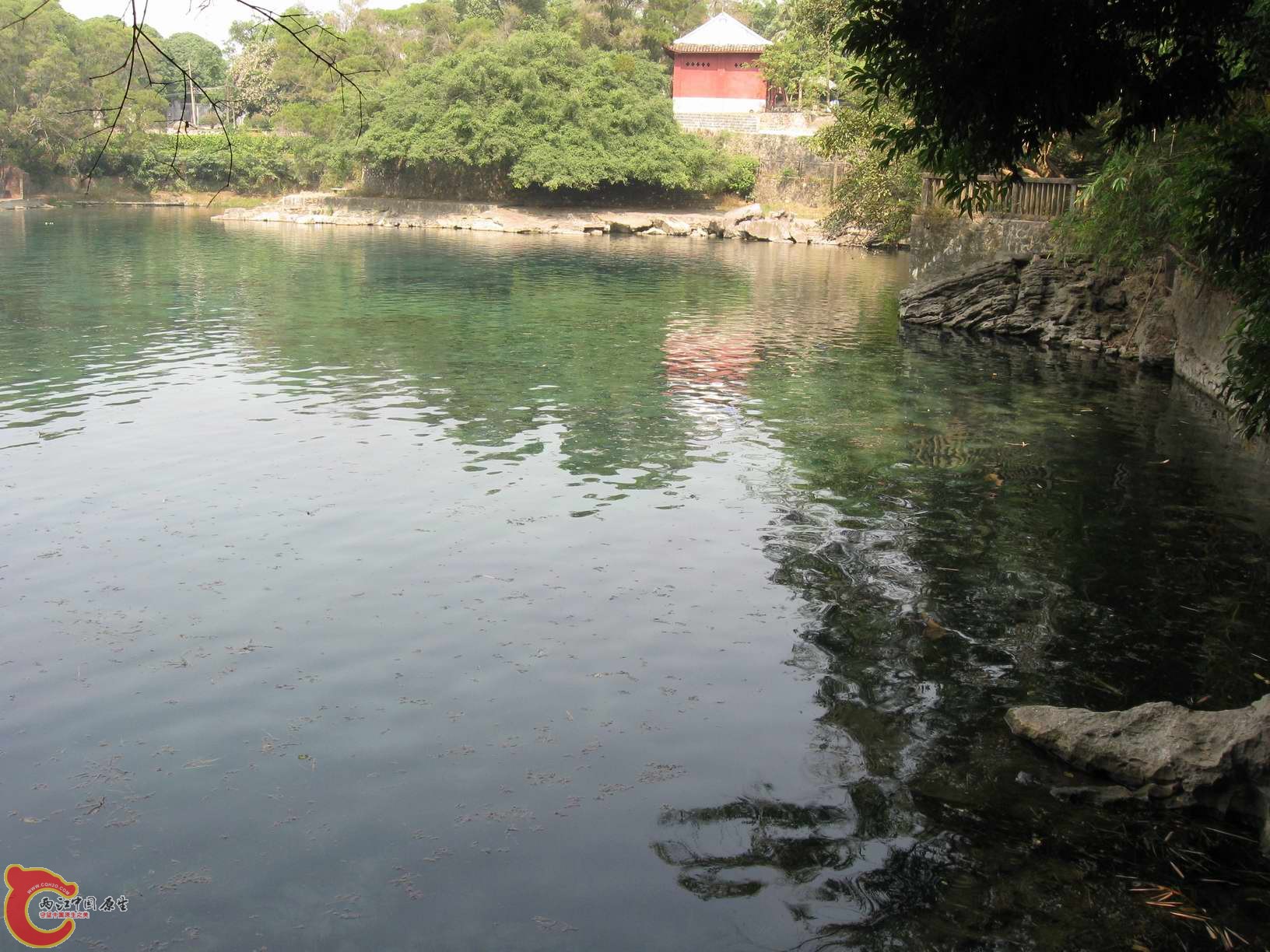 中午没事干跑到某地下河出水口闲逛